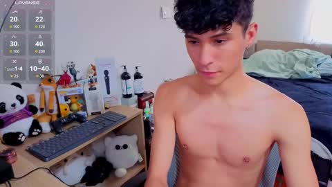 Lu Independent Model online show from November 10, 8:33 pm