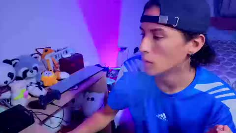 Lu Independent Model online show from September 20, 12:24 am