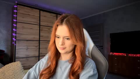 EmmaEmbers online show from April 9, 3:07 pm