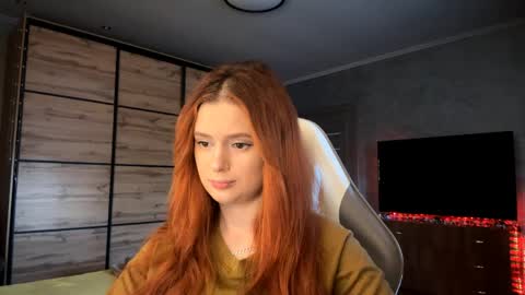 EmmaEmbers online show from April 6, 3:13 pm