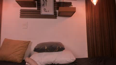 Lucy online show from May 9, 4:40 am