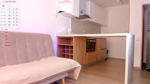 Hello my name is Lucy nice to meet you  thumb up is important for me kisses     online show from October 16, 7:56 pm