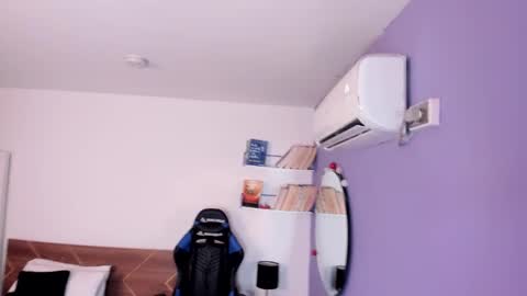 Snapshot of lucy_ferreiraa chatting on February 27, 10:01 am Your Lucy online show from February 27, 10:01 am