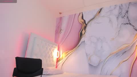 Lucy online show from November 28, 1:29 pm