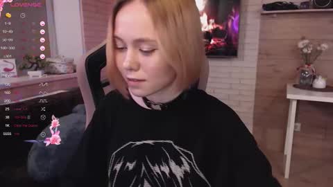 Lucy online show from September 9, 9:59 pm