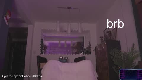 Lucy Alien  online show from January 24, 3:32 am