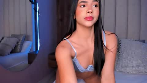 Snapshot of lucysalvatore chatting on October 23, 3:57 pm Lucy online show from October 23, 3:57 pm