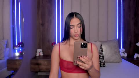 Lucy online show from April 3, 2:40 am