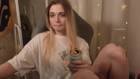 Lucy online show from February 27, 9:40 pm