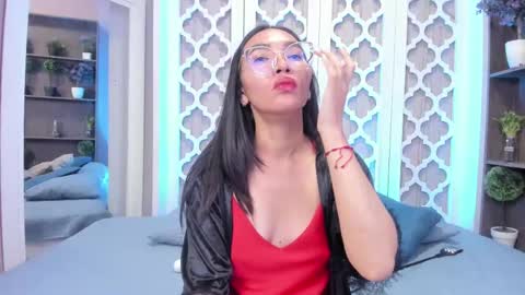 Lucy Liiu online show from March 1, 11:47 pm