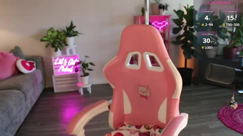 Lucy online show from May 22, 7:20 pm