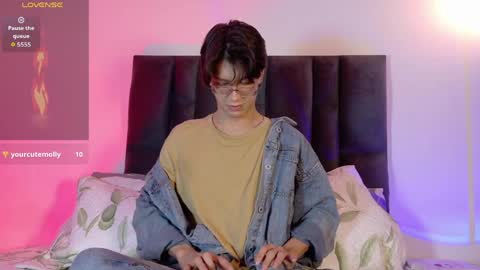 Lui online show from May 22, 3:35 am