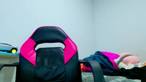 luigy__ online show from December 16, 1:35 am