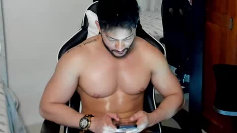 luis_baptista online show from December 2, 4:46 am