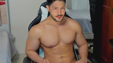 luis_baptista online show from October 12, 2:37 am