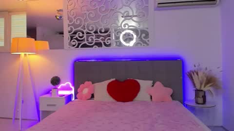 LuisaClover online show from January 18, 1:31 pm