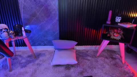 luixdust1 online show from October 21, 6:29 am