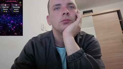 lukas312312 online show from April 1, 11:23 pm