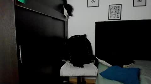 Snapshot of lukeglanton17 chatting on March 6, 3:57 am Luke online show from March 6, 3:57 am