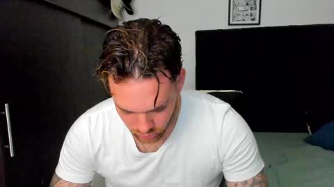 Snapshot of lukeglanton17 chatting on February 19, 11:17 am Luke online show from February 19, 11:17 am