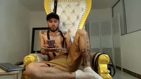 Luke Steel online show from October 29, 6:52 pm