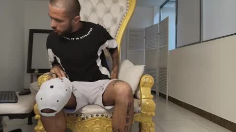 Luke Steel online show from November 4, 5:58 pm