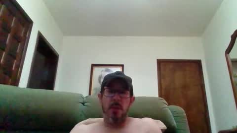 Snapshot of lukz88bigcock chatting on October 26, 1:06 am Luke online show from October 26, 1:06 am