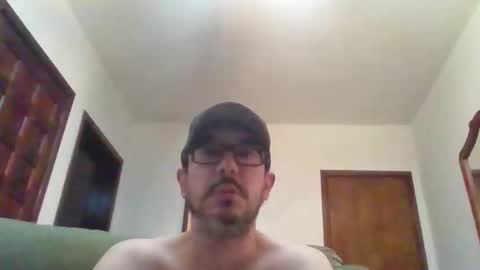 Snapshot of lukz88bigcock chatting on January 4, 12:59 am Luke online show from January 4, 12:59 am