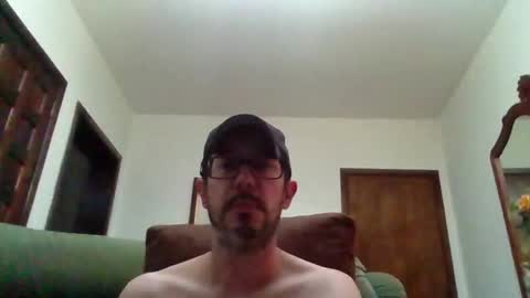 Snapshot of lukz88bigcock chatting on October 25, 12:55 am Luke online show from October 25, 12:55 am