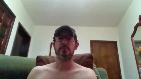 Snapshot of lukz88bigcock chatting on October 31, 11:49 pm Luke online show from October 31, 11:49 pm