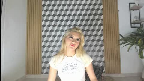 lulu__cute1 online show from December 16, 11:11 pm