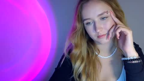 Snapshot of lulu_baby1 chatting on September 19, 9:07 pm Lulu Baby18 online show from September 19, 9:07 pm