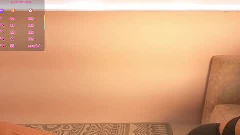 lulu_wonder online show from December 1, 8:40 pm