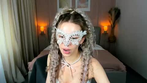 Alise online show from May 7, 2:46 pm