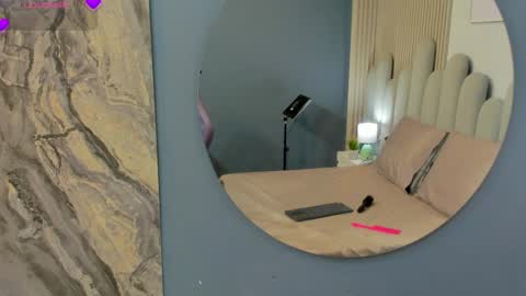 luly_dreams online show from April 10, 11:15 am