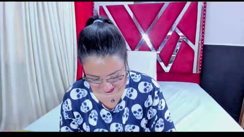 Luna  online show from October 15, 8:09 pm