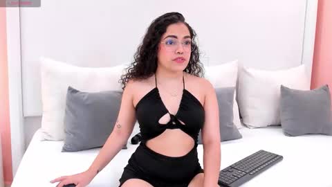 Luna online show from March 25, 4:47 pm