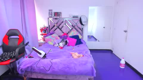 luna_analya online show from February 4, 2:32 pm