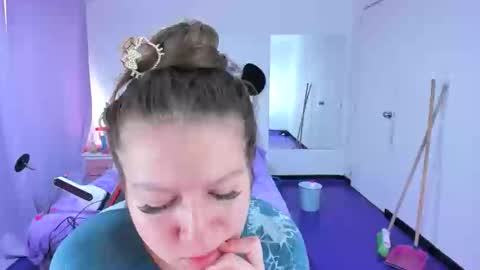 luna_analya online show from February 2, 3:30 pm