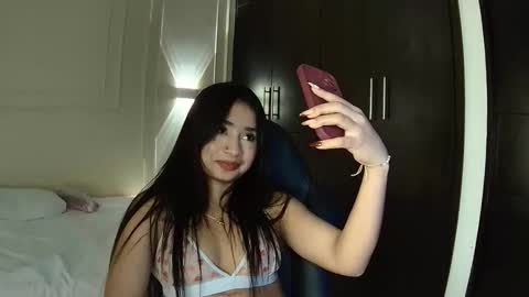 luna and banji online show from November 24, 6:23 am