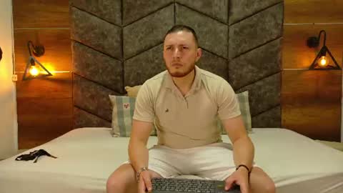 Luna  Jackson online show from July 8, 1:53 am