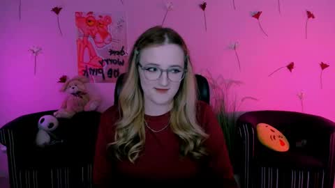 luna_berryy online show from June 2, 6:54 pm