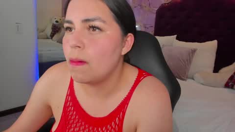 Luna Bloom online show from April 29, 5:23 am