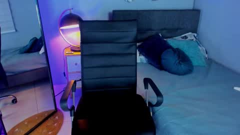 Luna  online show from January 9, 6:02 pm