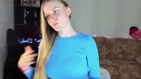 Snapshot of luna_evan chatting on December 9, 12:51 pm luna_evan online show from December 9, 12:51 pm