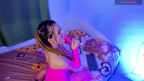 luna_hazard online show from December 6, 3:24 am