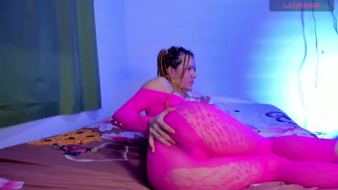 luna_hazard online show from December 6, 6:31 am