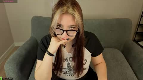 Luna Host online show from April 20, 2:58 am