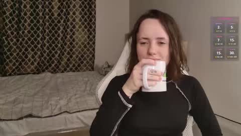 luna_loveeee online show from October 28, 3:40 am