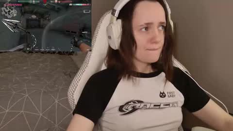 luna_loveeee online show from January 15, 4:10 am